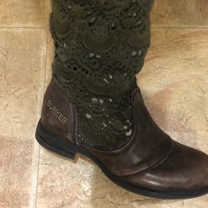 New condition bunker crochet leather boots 37